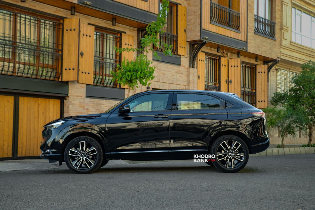 عکس هوندا HRV از نمای بغل